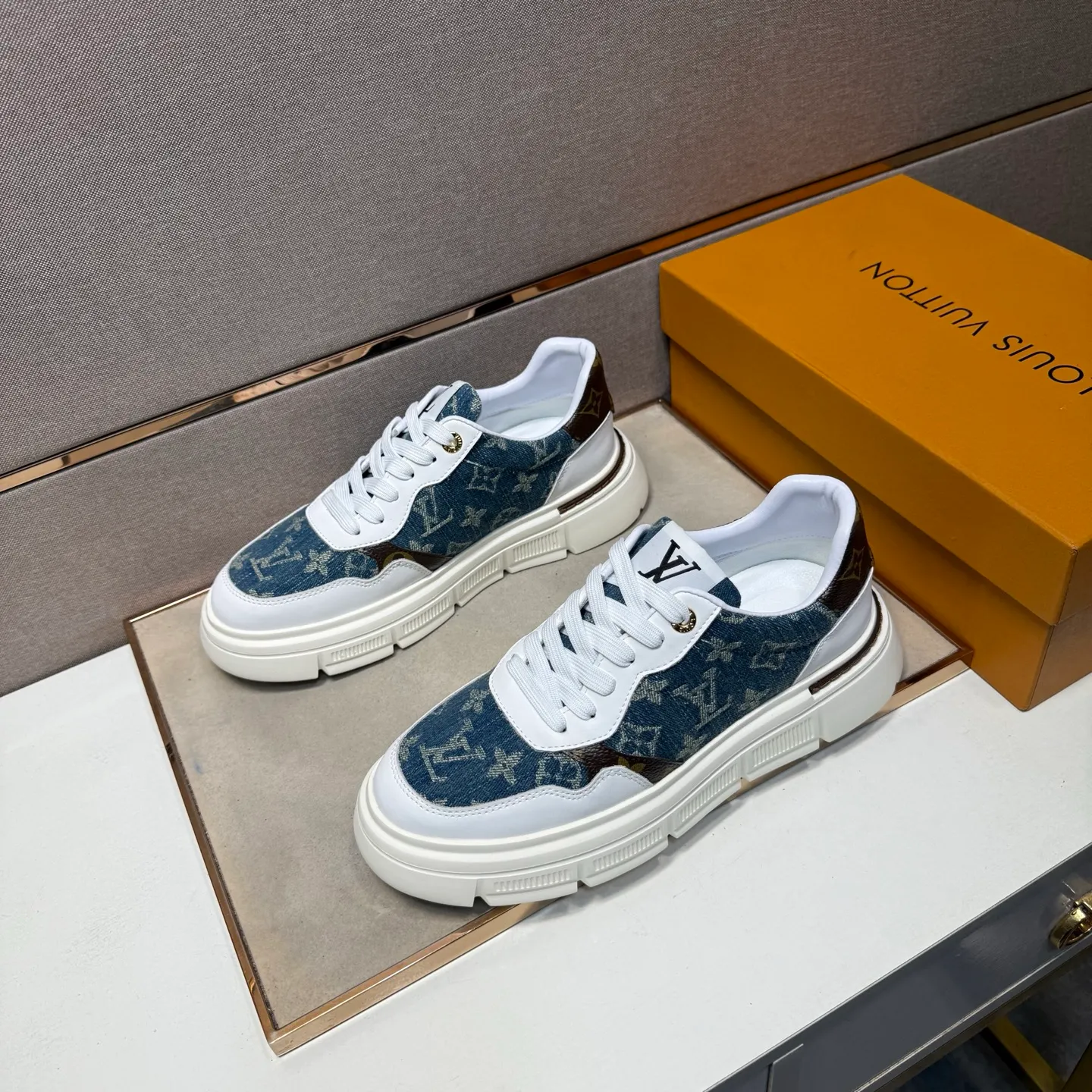 ⬛️Men's shoes 💰p400 [LV～] Men's casual shoes 2025z cabinet sales simultaneously 🔶Size: 38-44#️⃣ 🔷2 colors🔜The upper is made of multi-material splicing➕Genuine leather lining, comfortable and breathable, sole: original comfortable and wear-resistant outsole, ⚠️Real shot📱Photographed🎬The real thing is better📢📢📢